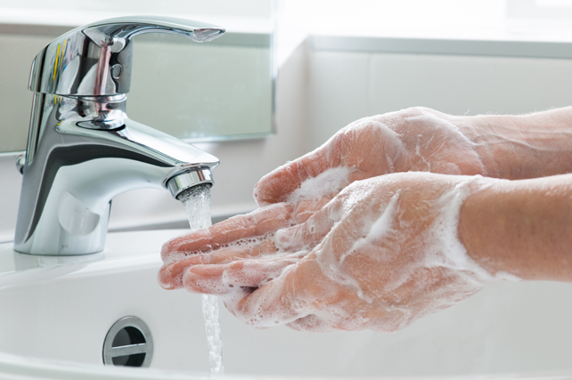 Sequedad de manos debido a los geles hidralcohólicos